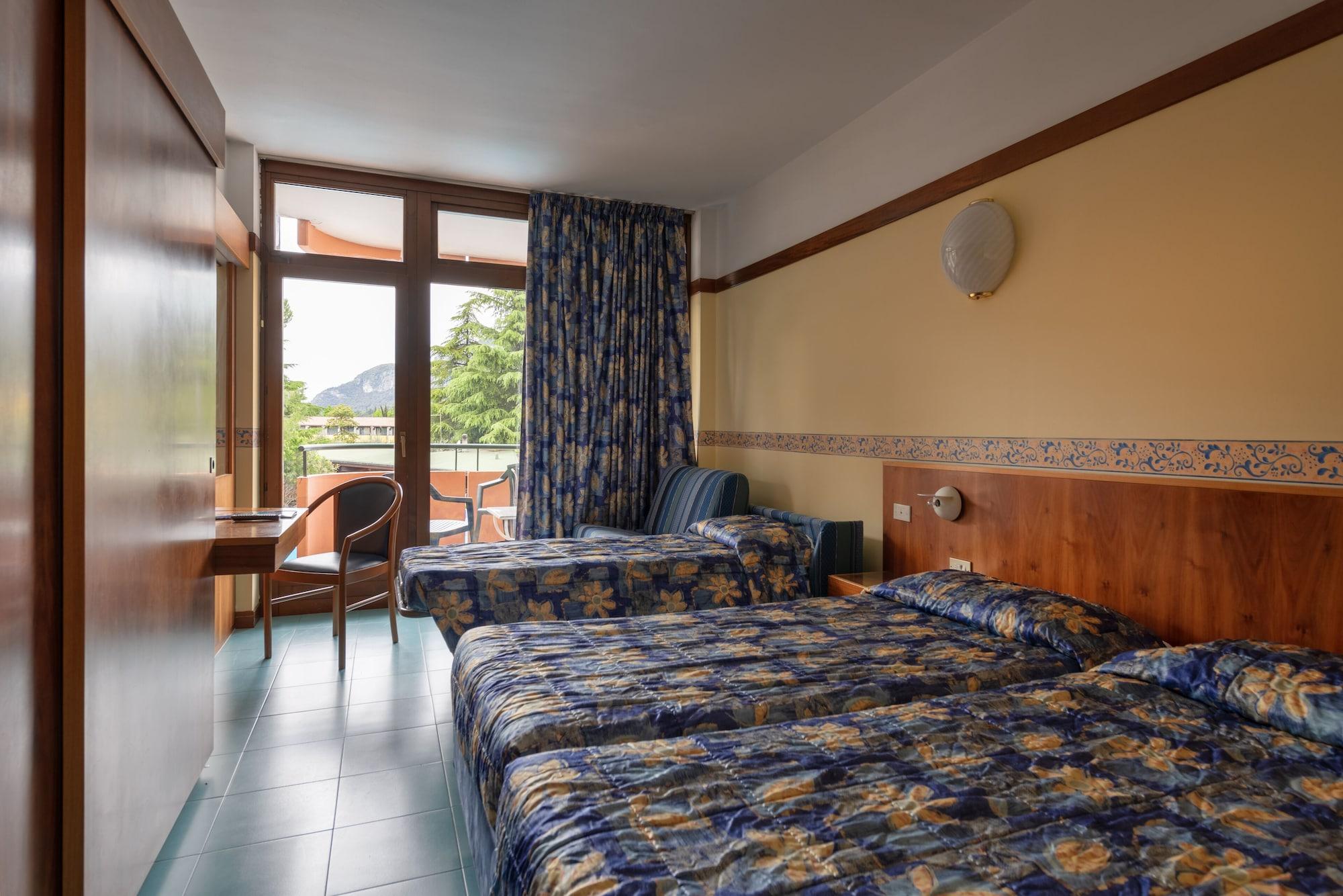 Hotel Royal Garda  Bagian luar foto