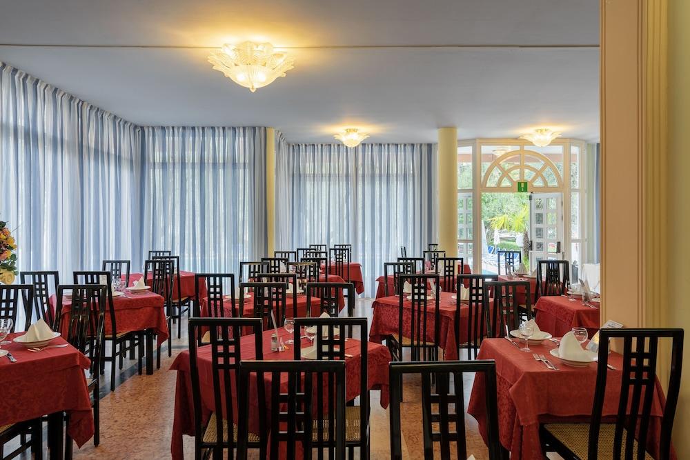 Hotel Royal Garda  Bagian luar foto