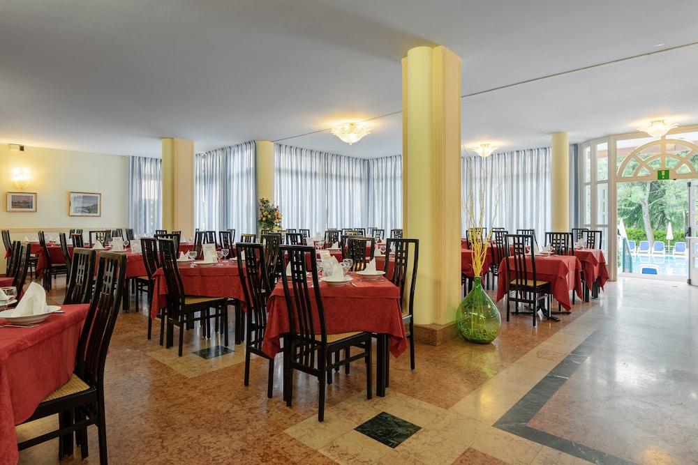 Hotel Royal Garda  Bagian luar foto