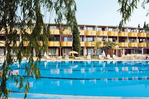 Hotel Royal Garda  Bagian luar foto