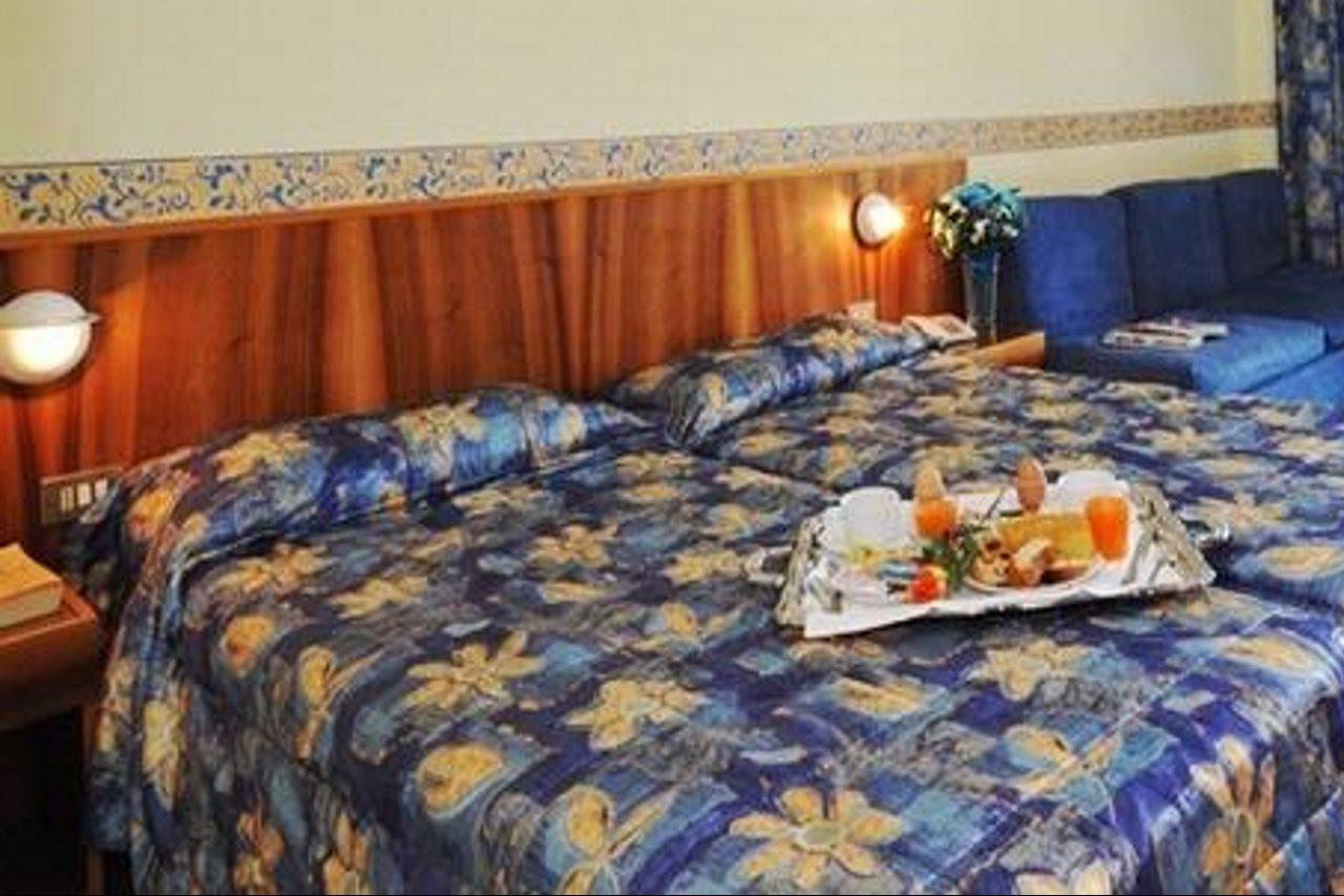 Hotel Royal Garda  Bagian luar foto