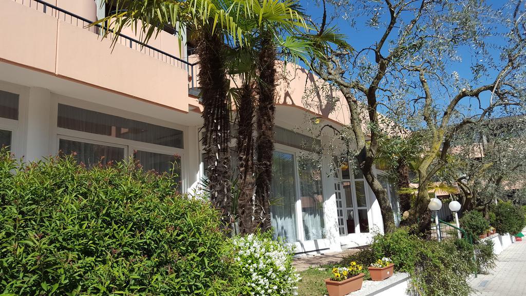 Hotel Royal Garda  Bagian luar foto