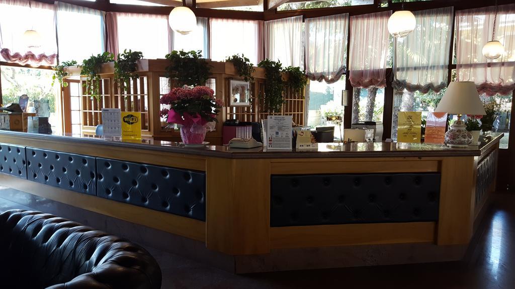Hotel Royal Garda  Bagian luar foto